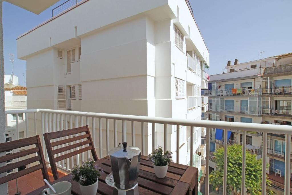 Warm Sands Apartment By Hello Homes Sitges Esterno foto